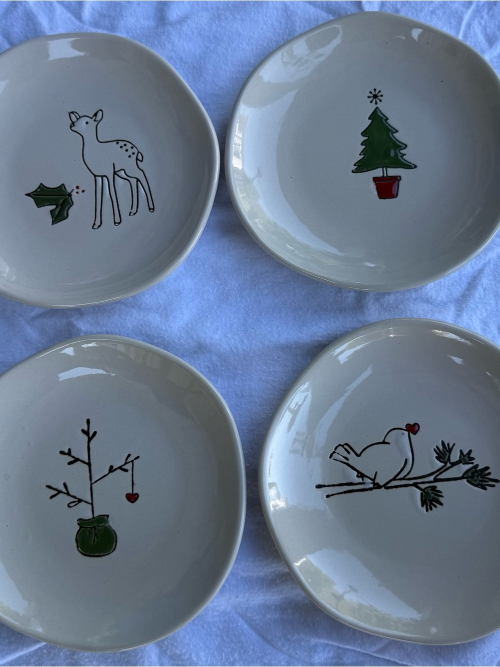 Tag Cream Ceramic Plate with Christmas Decor